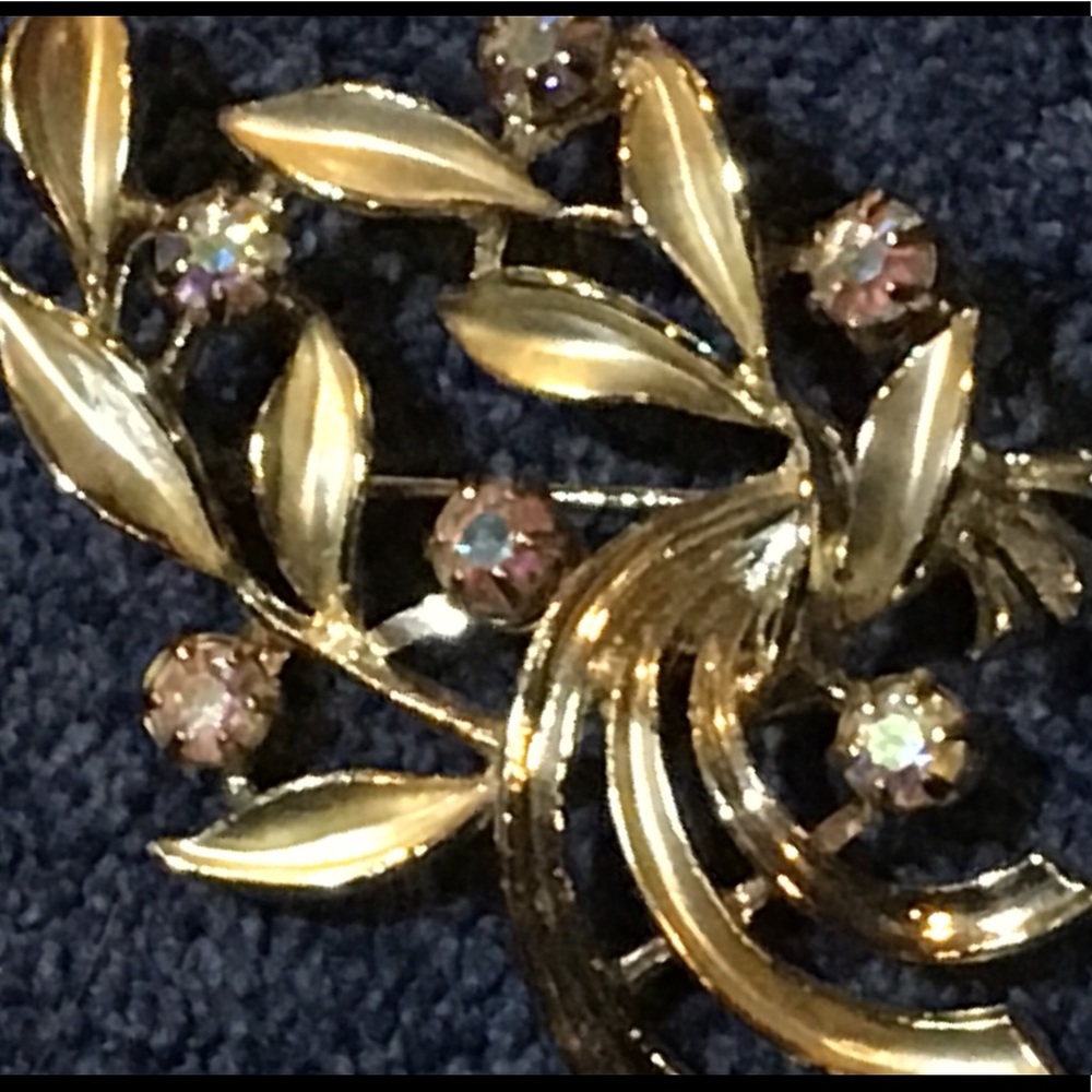 Vintage Gold Leaf and Aurora Borealis Crystal Pin